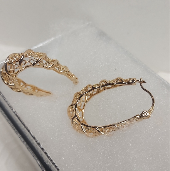 GOLD PLATED FASHION HOOP EARRINGS - Picture 4 of 13